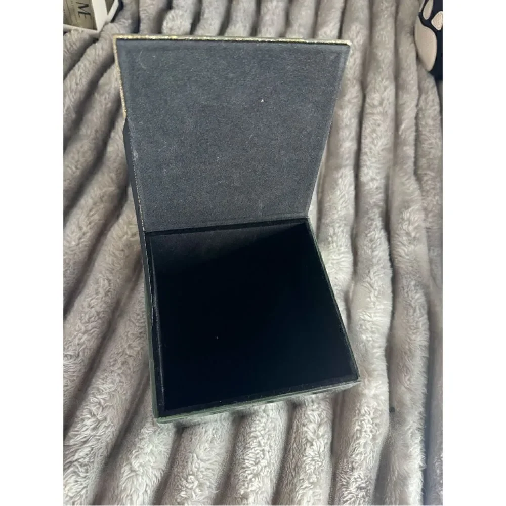 Hello gorgeous jewelry dish trinket tray box